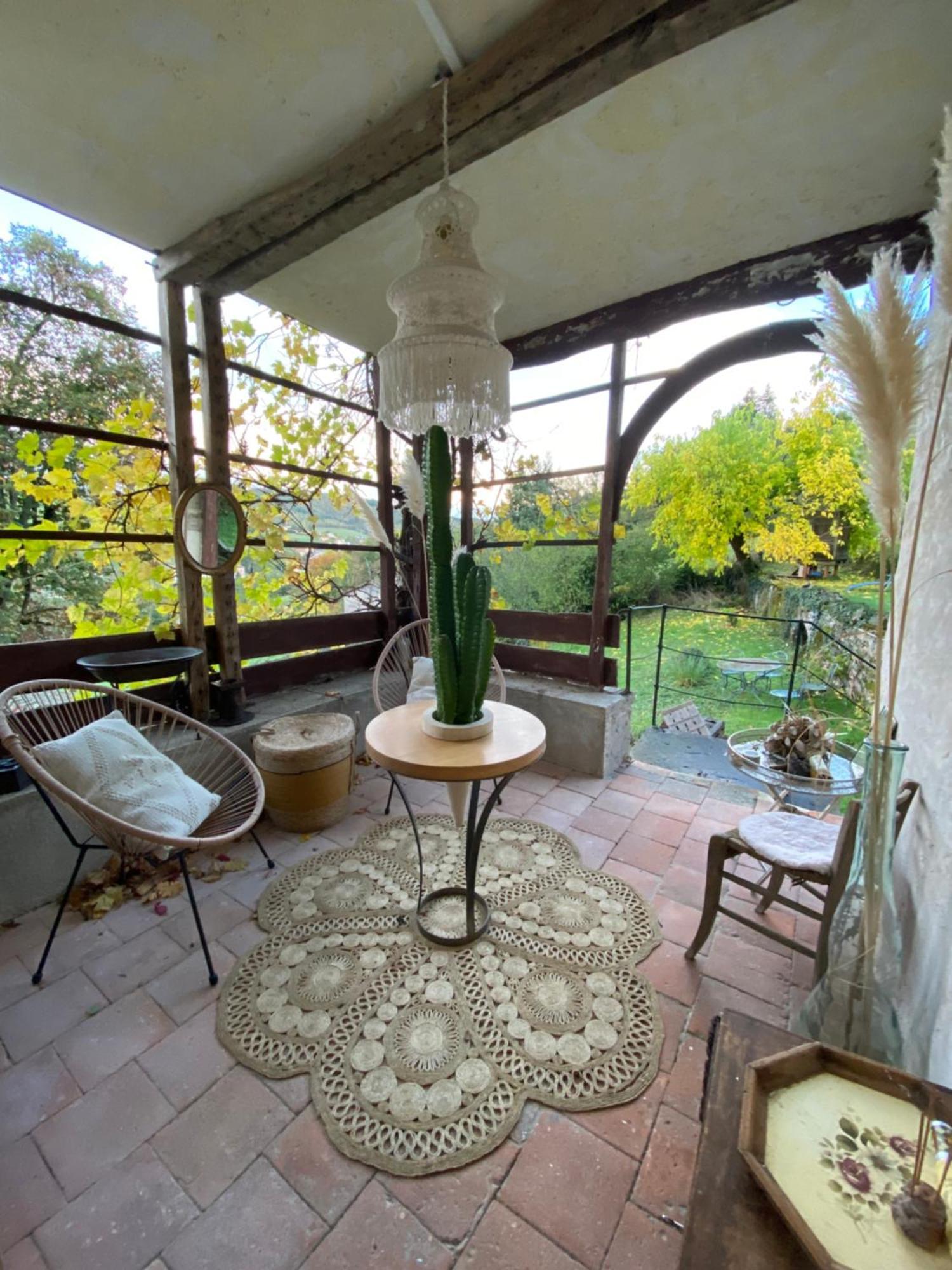 Le Chatel En Beaujolais Valsonne Εξωτερικό φωτογραφία